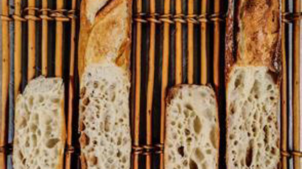 La baguette de tradition française (et son fameux quignon à croquer en chemin !) reste une référence boulangère dans l’esprit des consommateurs français. 